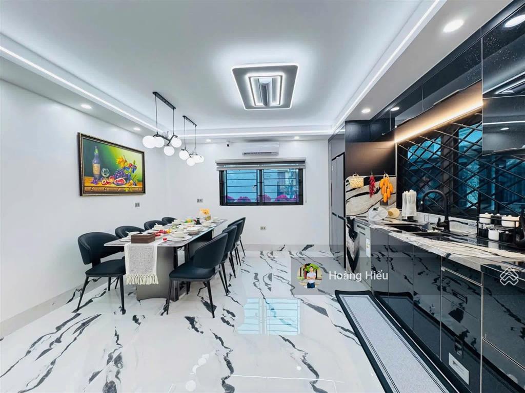 Bán rẻ nhà đẹp hoàng quốc việt, cầu giấy, 20m ra phố, bãi ô tô, ngõ 4m, 46m2, 6 tầng thang máy