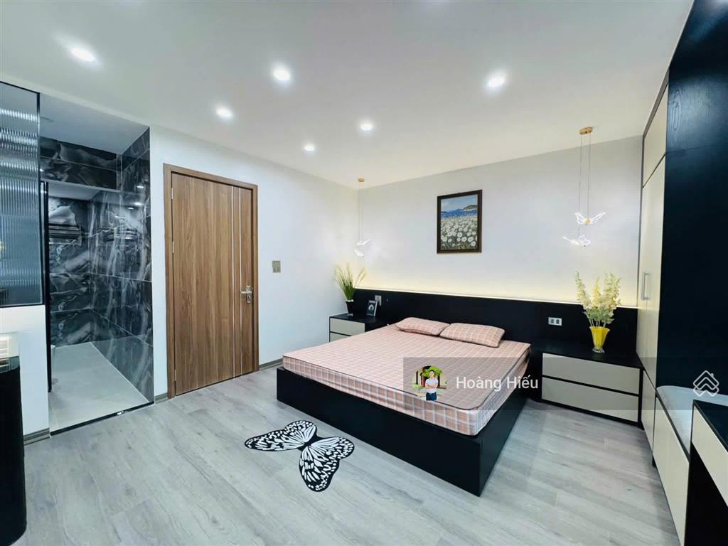 Bán rẻ nhà đẹp hoàng quốc việt, cầu giấy, 20m ra phố, bãi ô tô, ngõ 4m, 46m2, 6 tầng thang máy