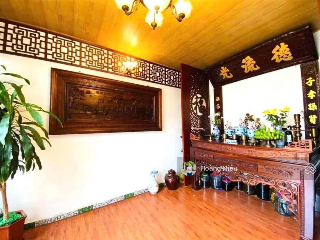 Bán nhà cầu giấy 9 tỷ, mới đẹp, 3 bước ra phố, ô tô đỗ cạnh nhà, lô góc 2 thoáng, 45m2, 5t