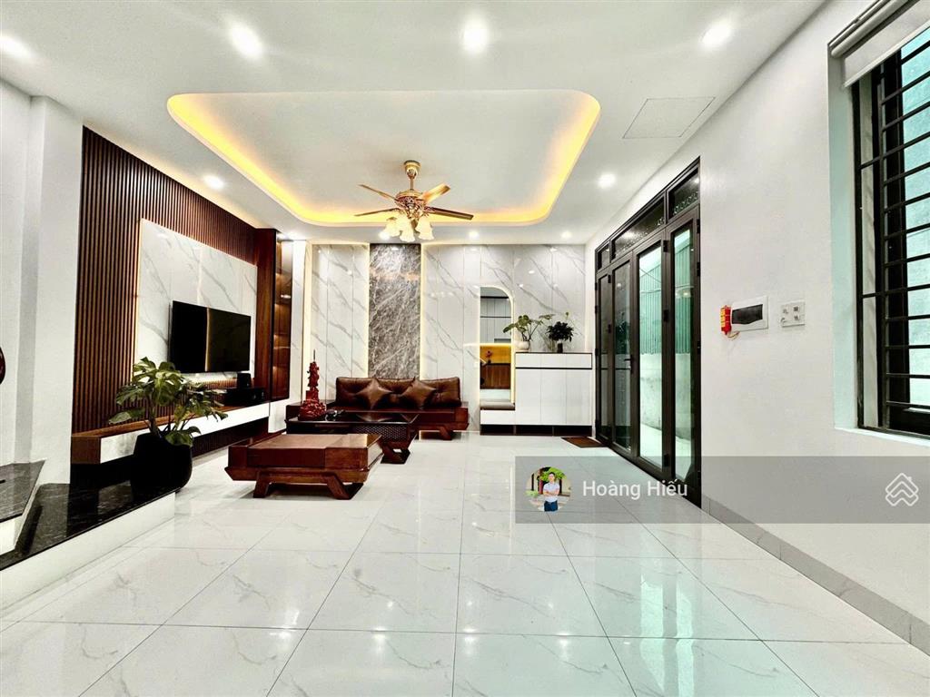 Siêu phẩm nhà phố trung kính, ngõ 4m thông, 2 mặt thoáng, tặng nội thất, 45m2, 5 tầng