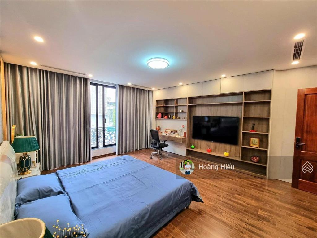 Bán nhà cầu giấy, mới đẹp, 3 bước ra phố, ô tô đỗ cạnh nhà, lô góc 2 thoáng, 45m, 5 tầng