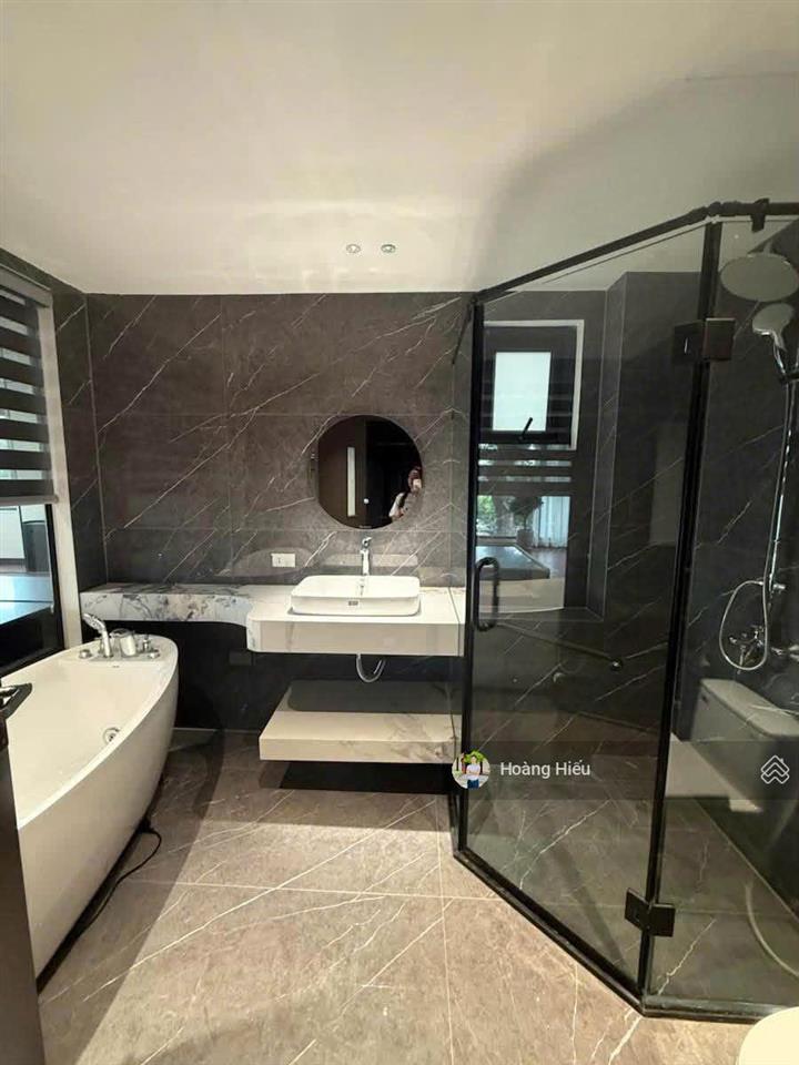 Nhà đẹp hoàng quốc việt, cầu giấy, 30m ra phố, bãi ô tô, ngõ 4m, 3 thoáng, 45m2, 6 tầng thang máy