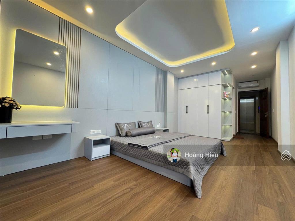 Cực ngon, nhà mới đẹp xuân thủy, cầu giấy, sát phố, ngõ 4m, thang máy, tặng nội thất, 40m², 6 tầng