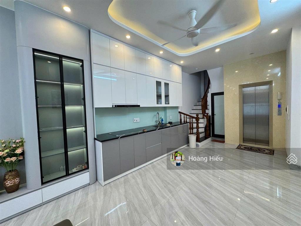 Cực ngon, nhà mới đẹp xuân thủy, cầu giấy, sát phố, ngõ 4m, thang máy, tặng nội thất, 40m², 6 tầng