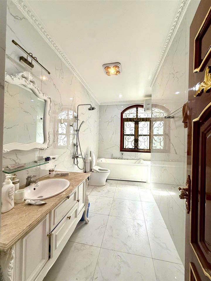 Siêu đẹp! nói k với quy hoạch, nhà cầu giấy, ngõ to như phố, ô tô 10m, 3 mặt thoáng, 46m2, 5 tầng