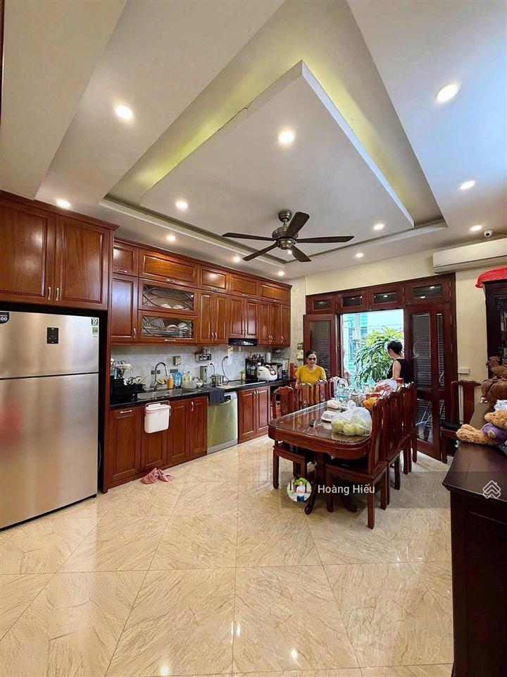Oto đỗ cửa, giá cạnh tranh, nguyễn khánh toàn cầu giấy! sát phố, ngõ 4m, lô góc 3 thoáng, 45m, 5 tầng
