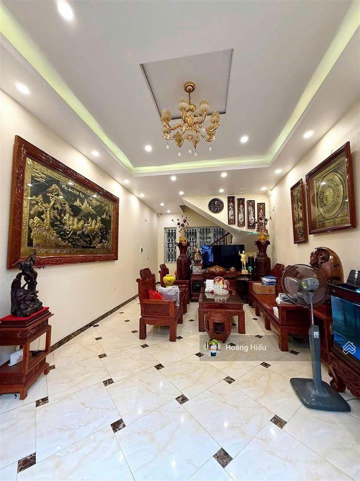 Oto đỗ cửa, giá cạnh tranh, nguyễn khánh toàn cầu giấy! sát phố, ngõ 4m, lô góc 3 thoáng, 45m, 5 tầng