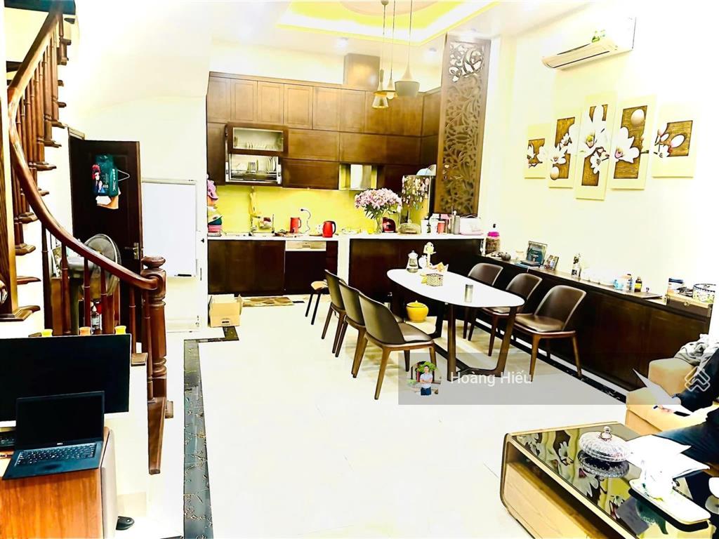 Siêu đẹp! bán nhà khúc thừa dụ, cầu giấy, ngõ to gần phố, ô tô 30m, 2 thoáng, 36m2, 5 tầng, 4 phòng