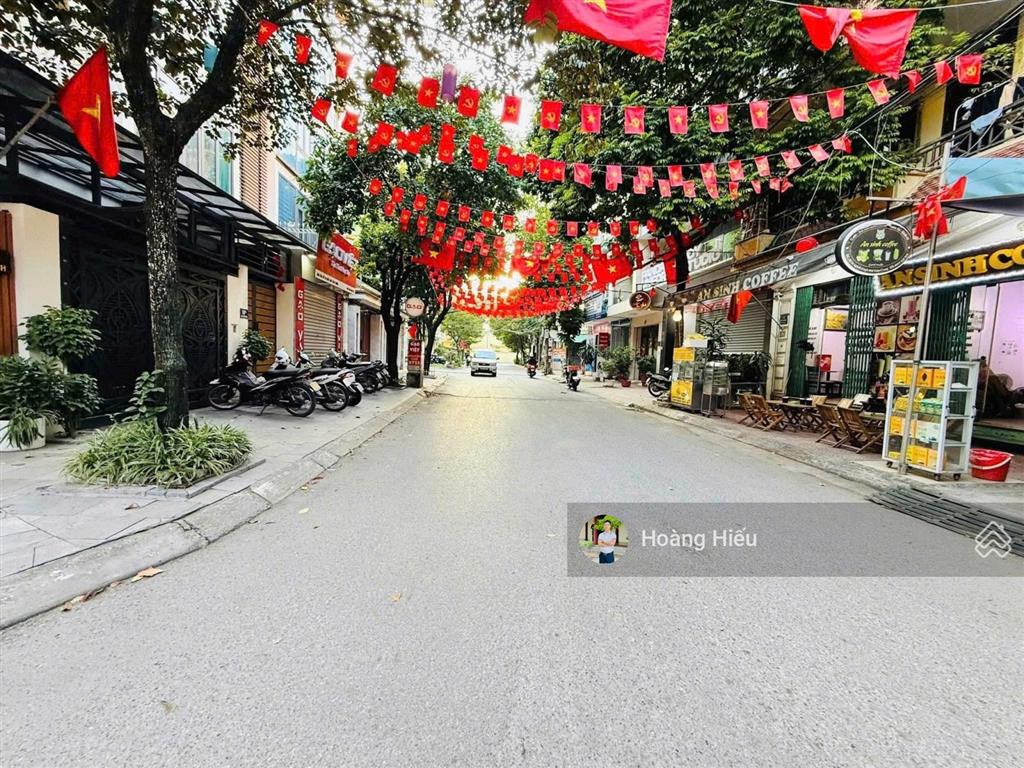 Bán nhà nguyễn văn huyên, cầu giấy, ô tô vào nhà, 2 mặt thoáng trước sau, dân xây, 68m, 5 tầng