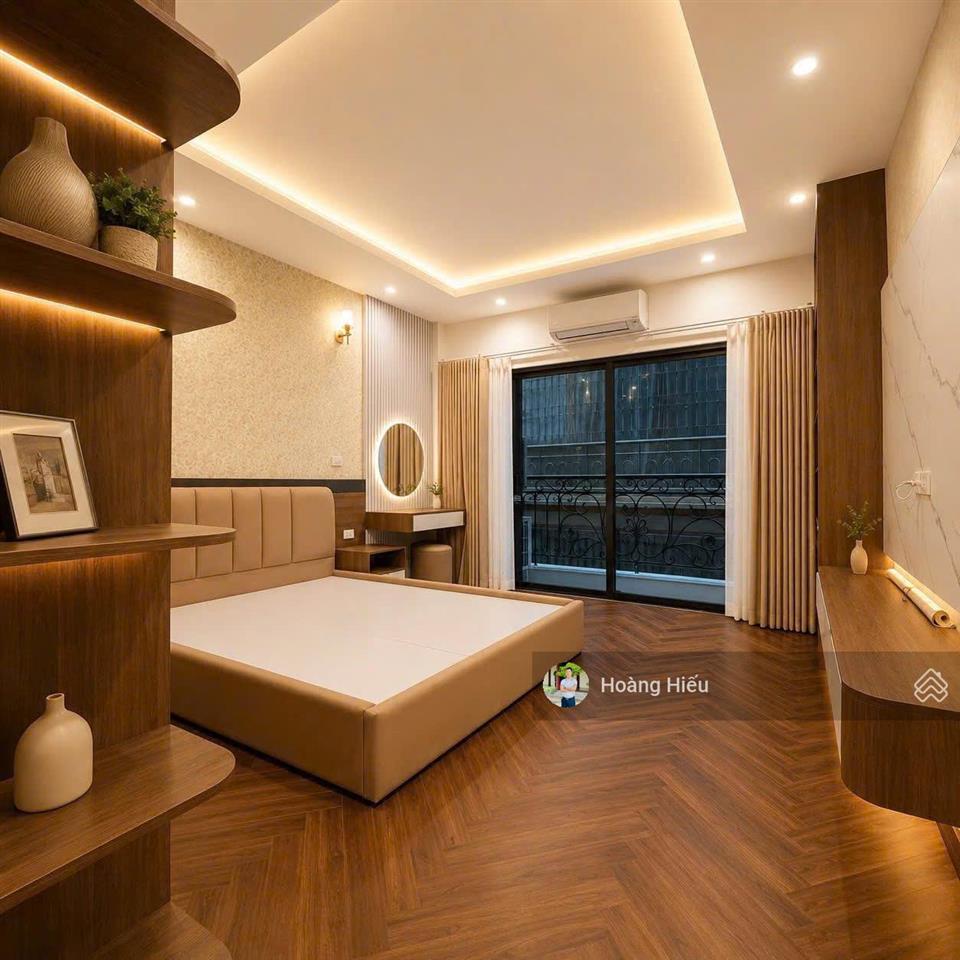 Giảm sâu! nhà đẹp giá hời cầu giấy, ngõ to, chỉ 3 bước ra phố, tặng nội thất mới, 36m2, 5 tầng