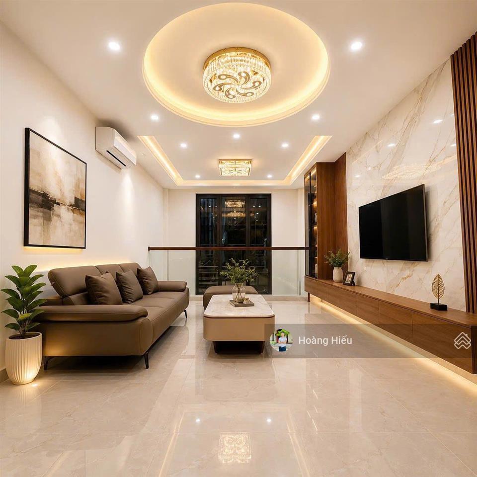 Giảm sâu! nhà đẹp giá hời cầu giấy, ngõ to, chỉ 3 bước ra phố, tặng nội thất mới, 36m2, 5 tầng