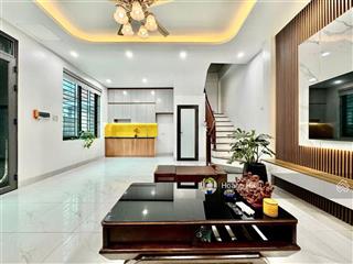 Nhà đẹp, cần bán gấp, giá rẻ cầu giấy, ngõ to, gần phố, 38m, 5 tầng, mặt tiền 4m, tặng nội thất mới