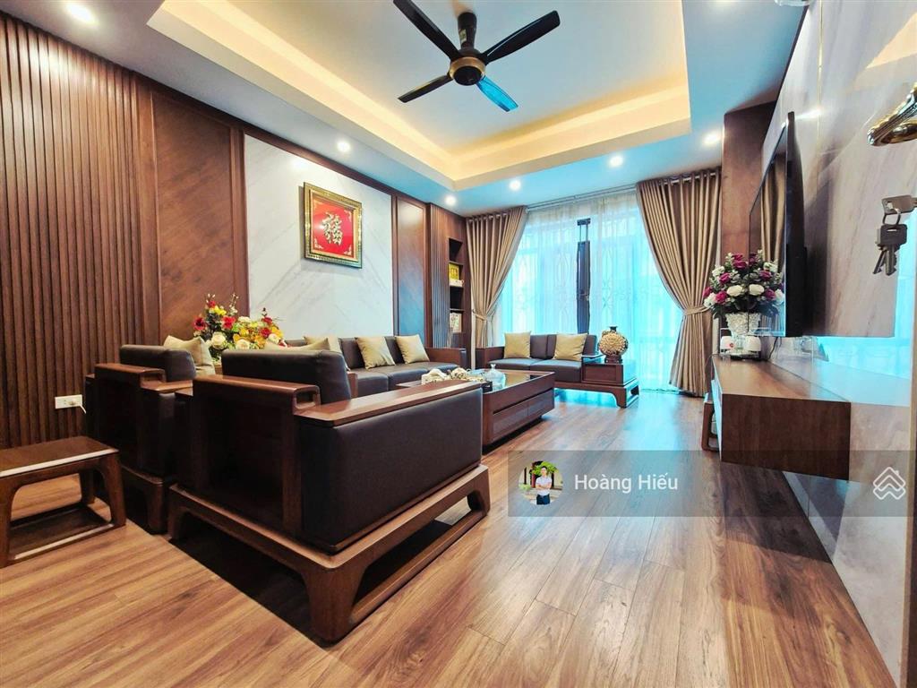 Giá rẻ nhà hoàng quốc việt, gara oto, kinh doanh, thang máy, lô góc 2 thoáng, ngõ oto tránh, 60m 6t