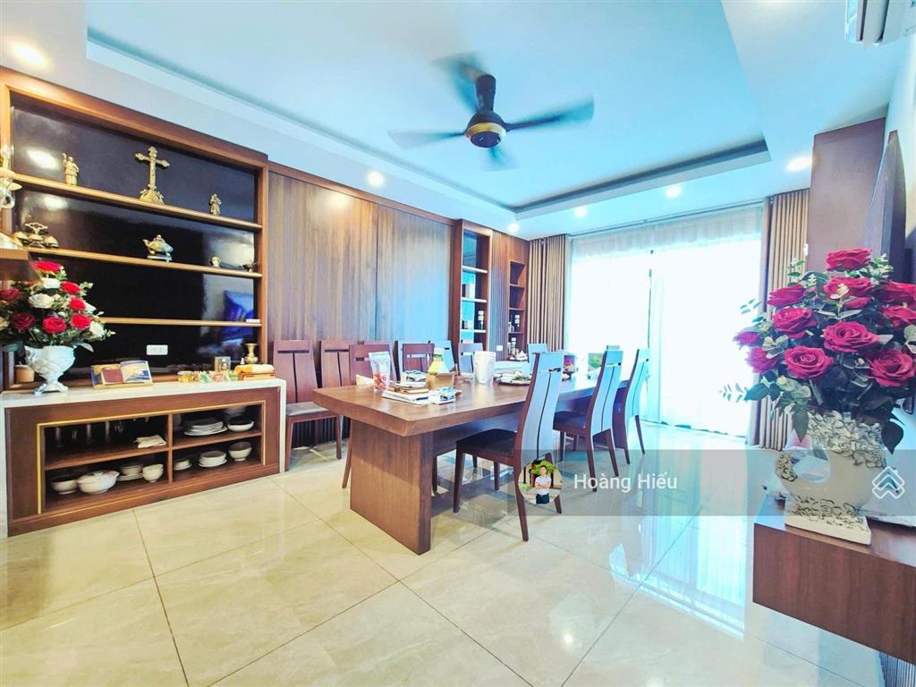 Giá rẻ nhà hoàng quốc việt, gara oto, kinh doanh, thang máy, lô góc 2 thoáng, ngõ oto tránh, 60m 6t