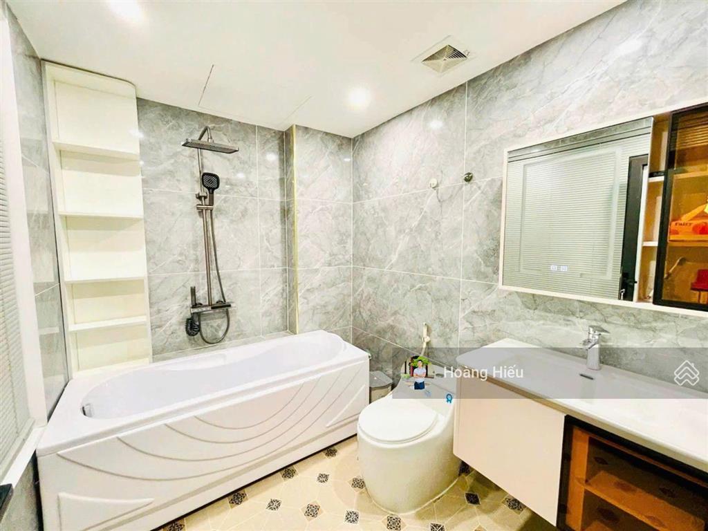 Bán nhà khúc thừa dụ cầu giấy 43m2 6 tầng 6 phòng cách mặt phố 50m giá 6.9 tỷ