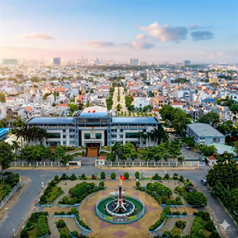 (chính chủ) bán nhà 271m2 căn góc 2 mặt tiền trung tâm hành chính dĩ an  cho thuê 600 triệu/năm