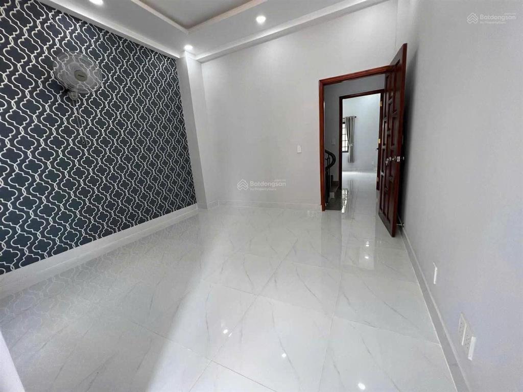 Sốc đang cần bán gấp nhà riêng tại phan xích long, 4 tỷ, 55m2, giá siêu hời nhanh tay chốt ngay