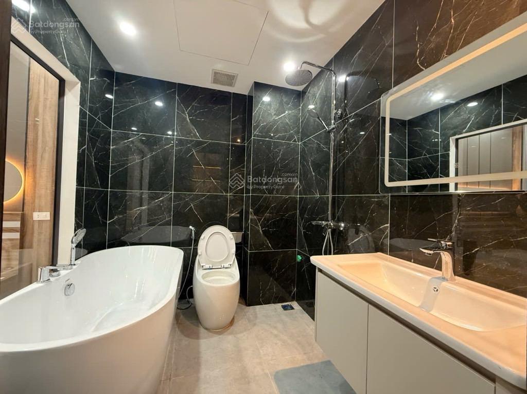 Hàng hiếm tại hồng tiến, 13,95 tỷ, 50m2, 4pn, 5wc, 6 tầng