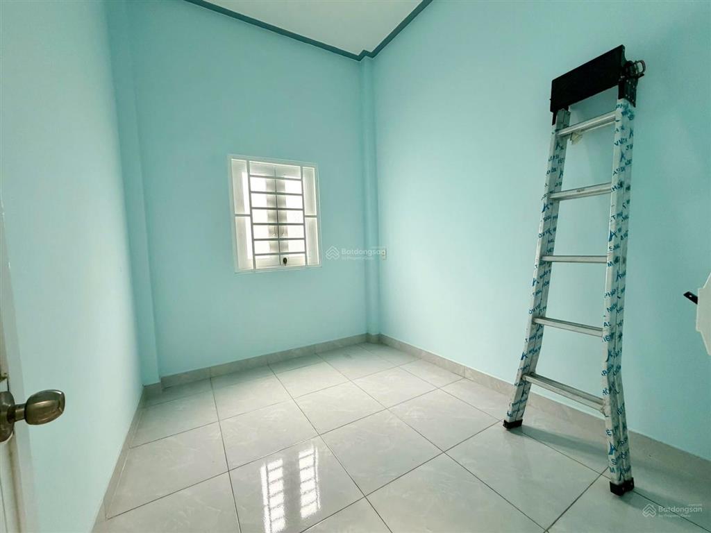 Nhà tân thới hiệp 21  hẻm xe hơi  3 tầng  btct  sát siêu thị metro  giáp gò vấp  2.15 tỷ