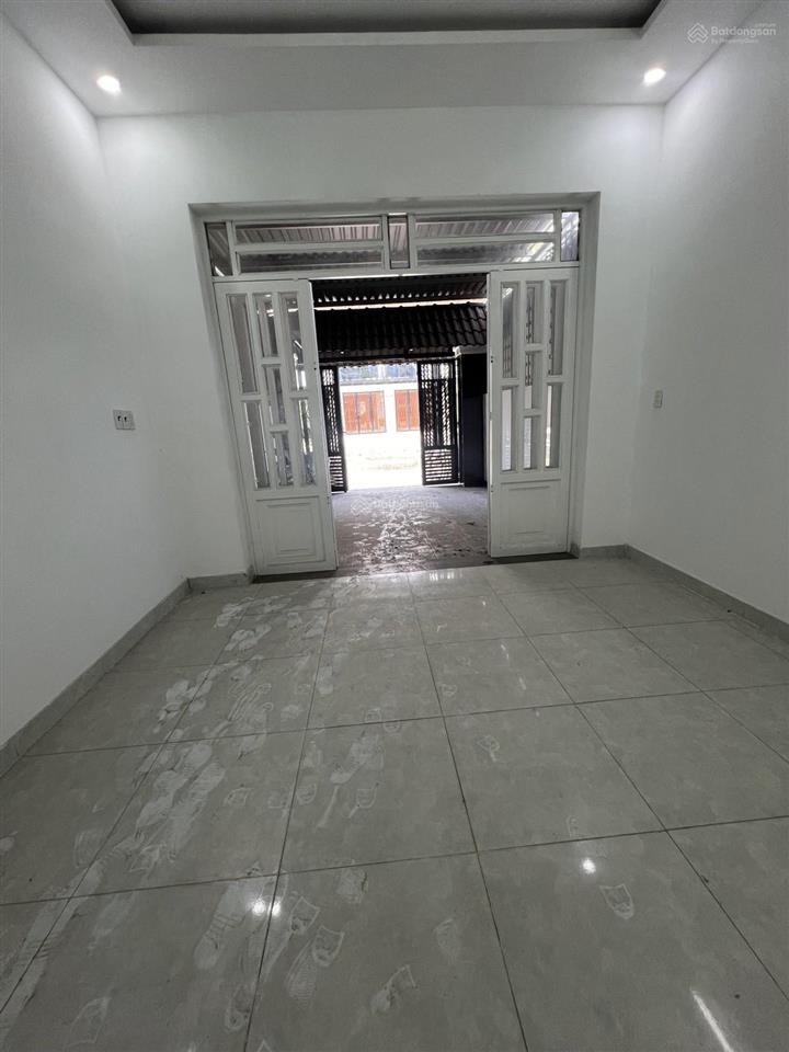Nhà mặt tiền kênh đường nhựa 7m  cách hà huy giáp, q12 đúng 100m  sát trường cao đẳng điện lực
