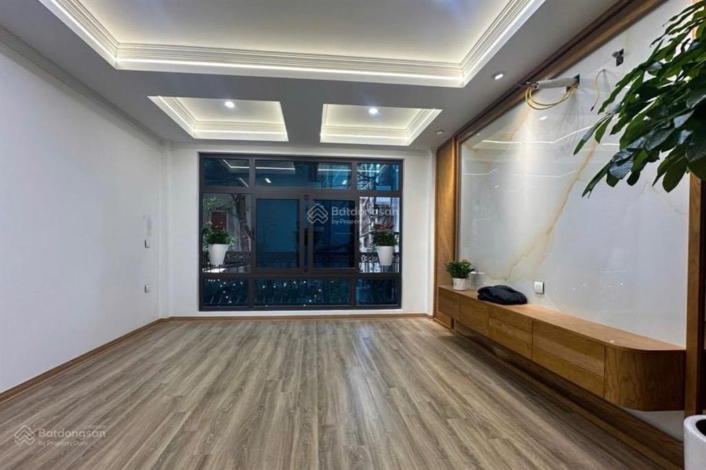 Bán nhà view biệt thự sân vườn, ngã tư sở, 6 tầng thang máy 54m2, cực hiếm