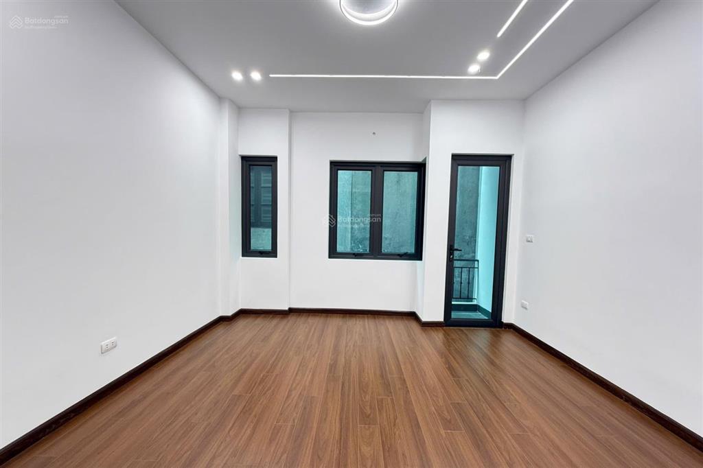Bán nhà đường láng, ngã tư sở, 30m2 5 tầng, giá chỉ 8 tỷ