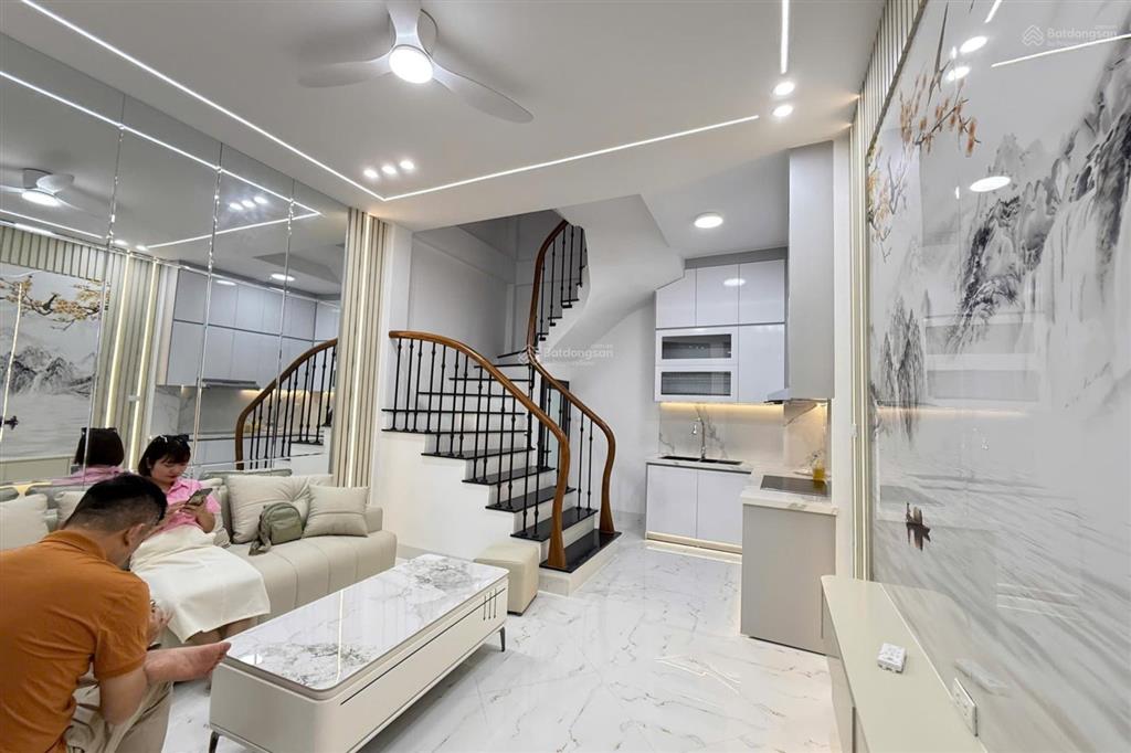 Bán nhà đường láng, ngã tư sở, 30m2 5 tầng, giá chỉ 8 tỷ