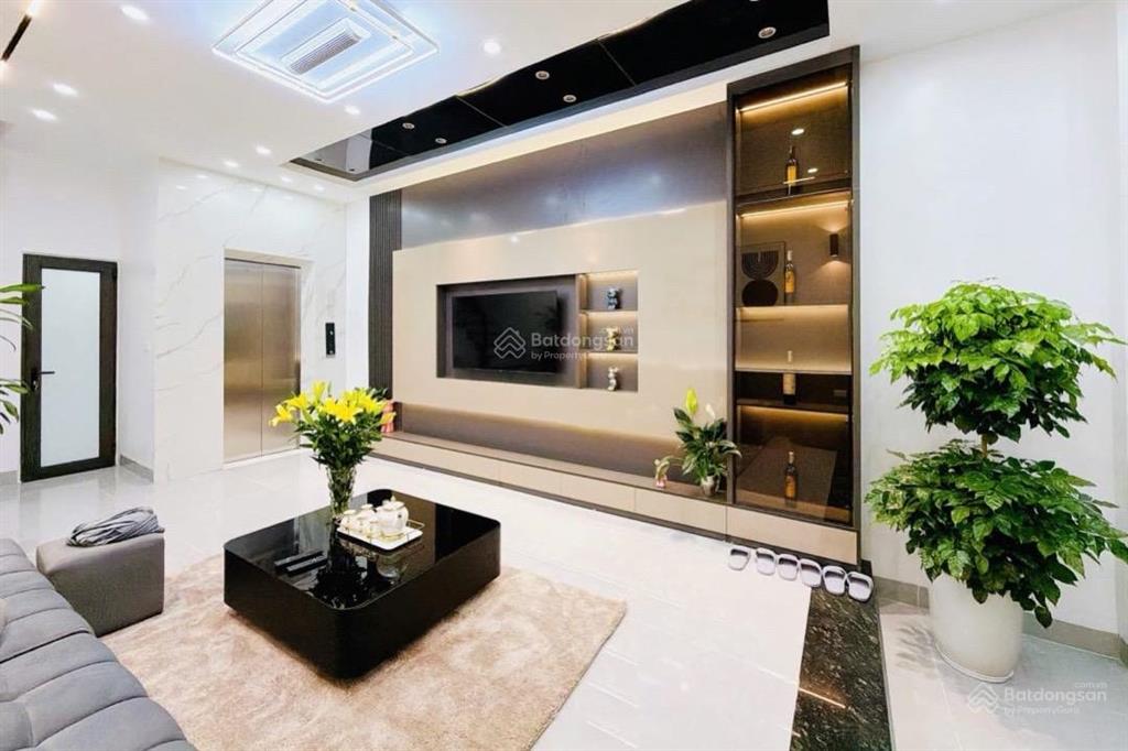 Nhà khương trung  5tầng 40m2  thang máy xây mới gần vành đai 2.5