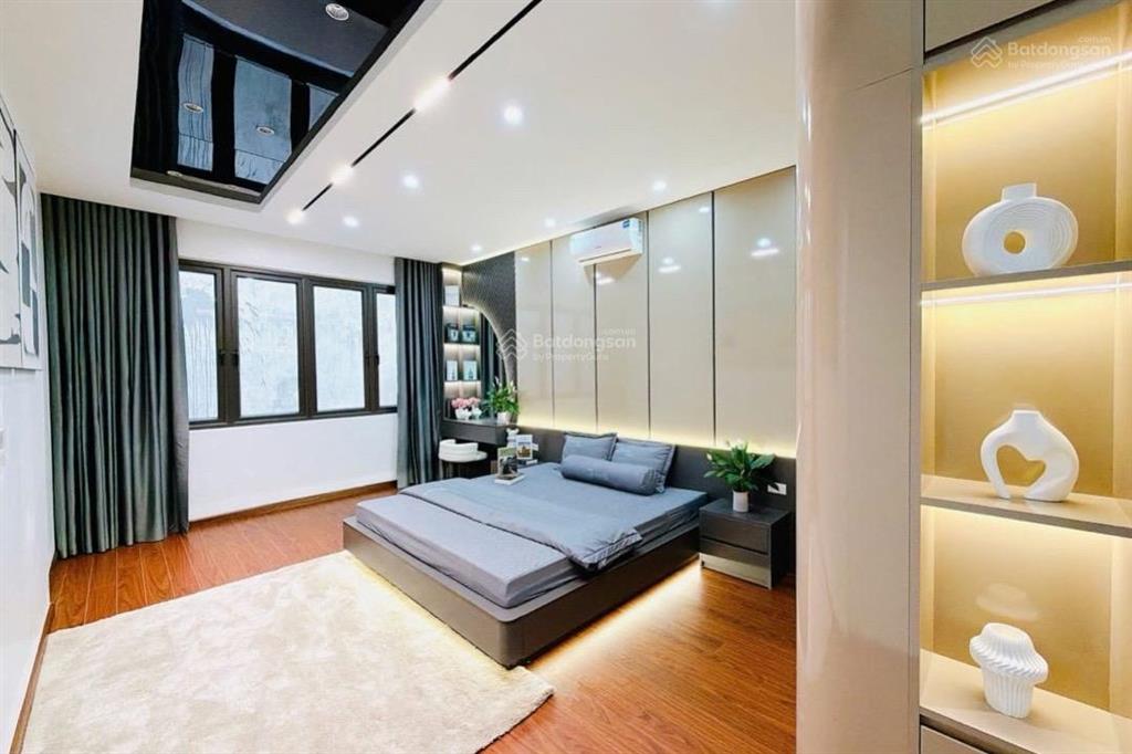 Nhà khương trung  5tầng 40m2  thang máy xây mới gần vành đai 2.5