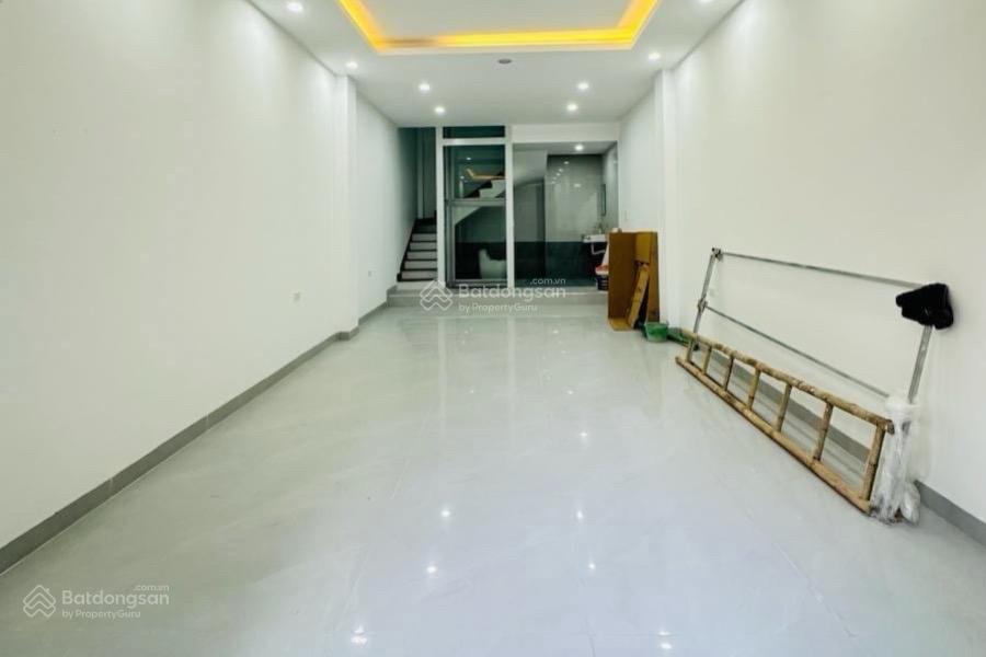 Nhà nguyễn văn trỗi  vũ trọng khánh  gần đại học kiến trúc  43m2 ô tô vào nhà 5 tầng thang máy