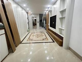 Bán gấp nhà đẹp ở ngay 40m2  30m ra ô tô  6 tầng thang máy  trước nhà rộng gần 3m  gần hồ