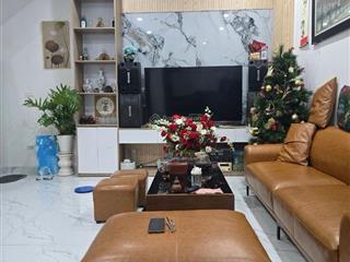 Nhà đẹp thiết kế mới xây  34m2 sân cổng để xe  cách 25m ngõ ô tô