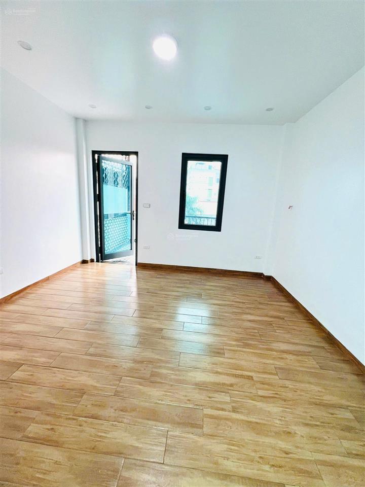 Nhà lõi đống đa  nhà dân xây mới coong  6 tầng thang máy  ngõ thông tứ phía  3 bước ra mặt phố