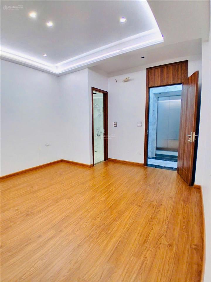 Nhà lõi đống đa  nhà dân xây mới coong  6 tầng thang máy  ngõ thông tứ phía  3 bước ra mặt phố