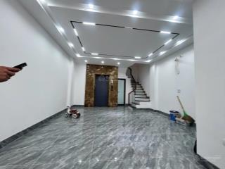 Bán nhà mới xây kính coong  6 tầng thang máy  ngõ rộng gần phố  nội thất sang trọng