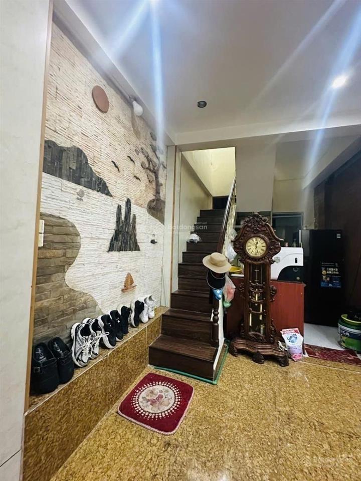 Nhà ngõ thông tôn thất tùng  kinh doanh cực đỉnh  xây ccmn  giá tốt ở ngay tại khu vực đống đa