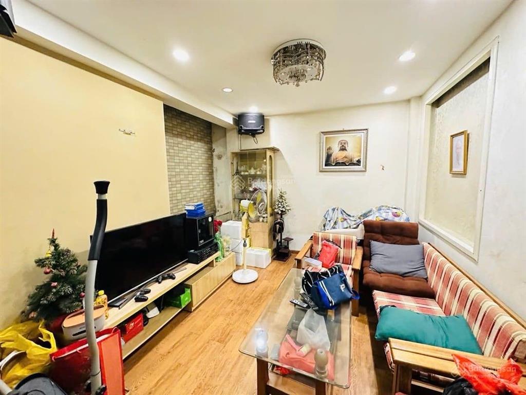 Bán nhà trung tâm đống đa  5 tầng kiên cố  gần mặt phố  đầy đủ tiện nghi  về ở ngay cực thích