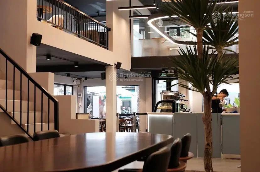 Bán nhà đào duy anh 255m²  góc 3 mặt tiền  trệt + 3 lầu  thu 80tr/tháng  phú nhuận  giá 70 tỷ