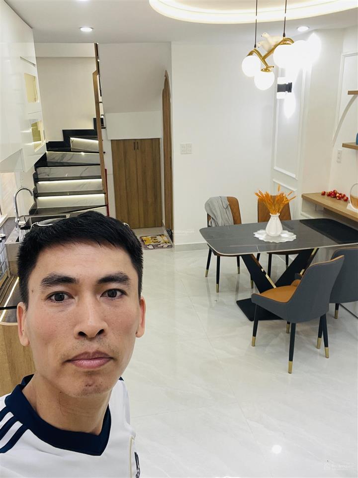 Huỳnh văn bánh hẻm 489a, 120m2 sử dung, xe hoi đỗ cửa, căn góc thoáng mát 5 tầng btct nhỉnh 8ty.