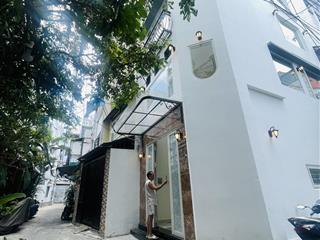 Huỳnh văn bánh hẻm 489a, 120m2 sử dung, xe hoi đỗ cửa, căn góc thoáng mát 5 tầng btct nhỉnh 8ty.