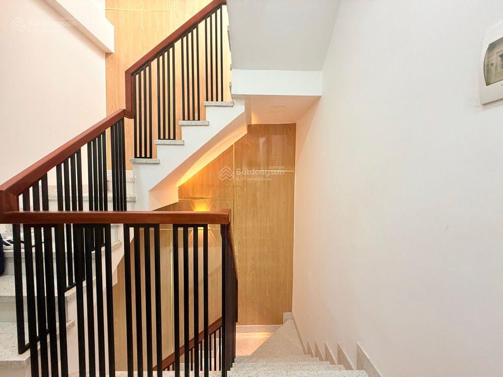 Mặt tiền kinh doanh xe hoi tránh nhau, cô giang phú nhuận, 5tầng btct nhỉnh 9 tỷ
