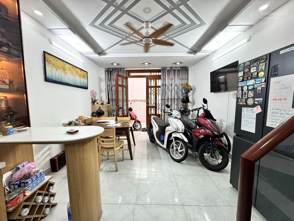 Nhà đẹp huỳnh văn bánh phú nhuận | 5 tầng btct | 4pn | hẻm sạch sẽ khu dân trí cao | giá 7,xty