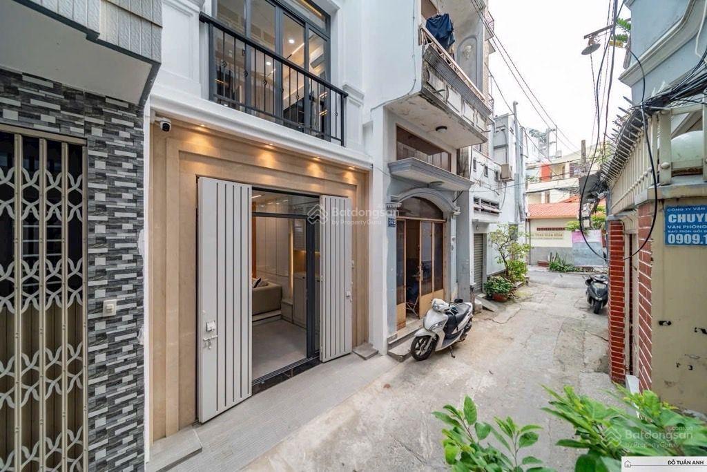 Khu víp. hồ biểu chánh, xe hoi đỗ cửa 4 tầng 5 pn. giá 9,2ty