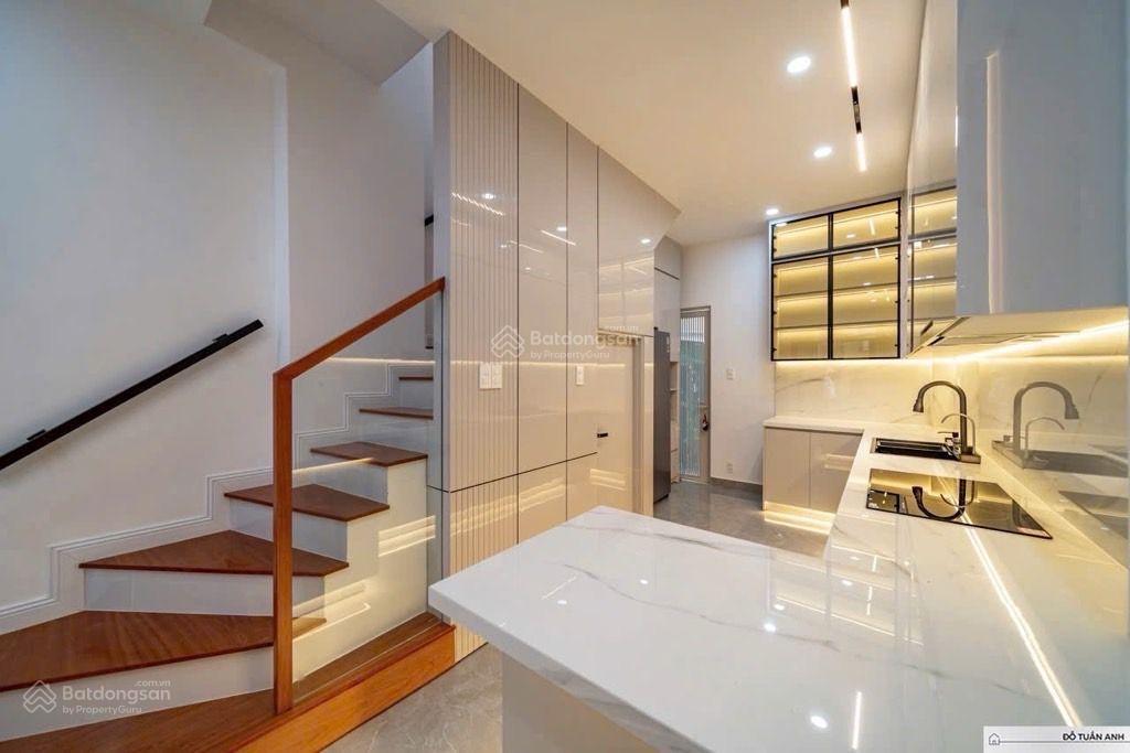 Khu víp. hồ biểu chánh, xe hoi đỗ cửa 4 tầng 5 pn. giá 9,2ty