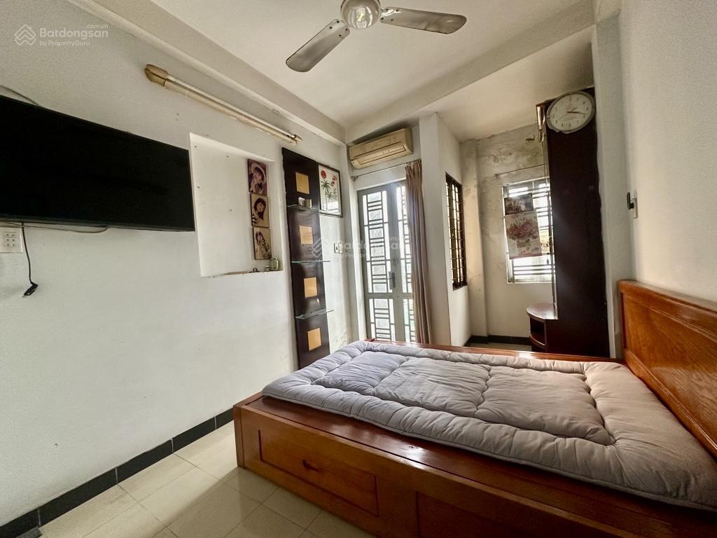 Mặt tiền huỳnh văn bánh phú nhuận 4 tầng 5pn kinh doanh đỉnh giá hơn 8ty.