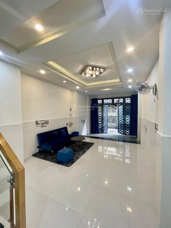 Huỳnh văn bánh phú nhuận
50m (4 x 13)
nhà góc 3 mặt thoáng
4 tầng btct
khu trung tâm
giá 12.2ty