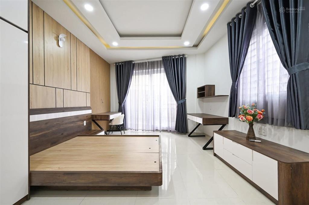 Phan xích long phú nhuận
32m (4 x 8) nở hậu 4,4m
4 tầng btct
lô góc thoáng
