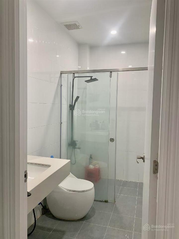 Huỳnh văn bánh phú nhuận
92m (5,5 x 18)
3 tầng + sân thượng
4pn 5wc
có phòng ngủ trệt