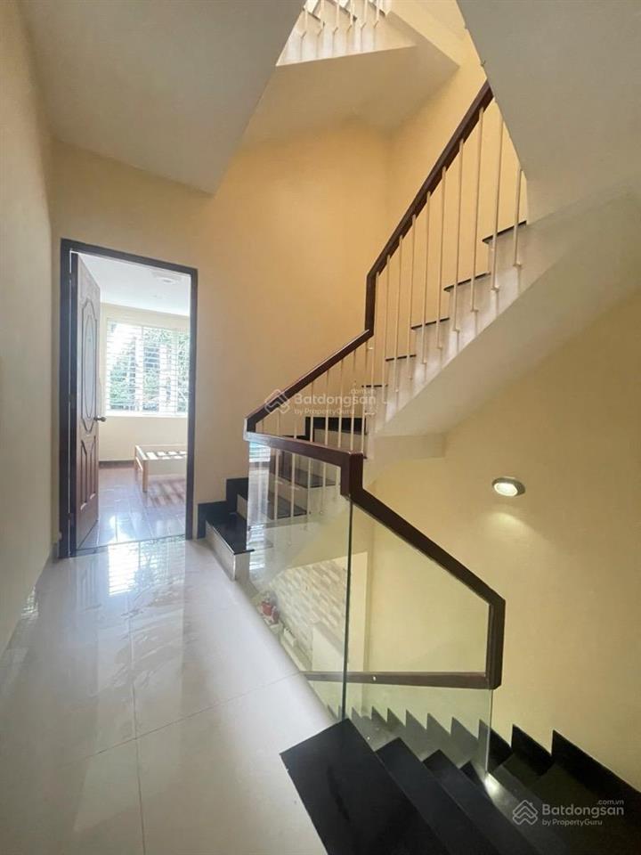 Vip phú nhuận
nguyễn văn trỗi nguyễn đình chính
60m (4,5 x 14) nở hậu
4 tầng btct
hxh cách ~10m
