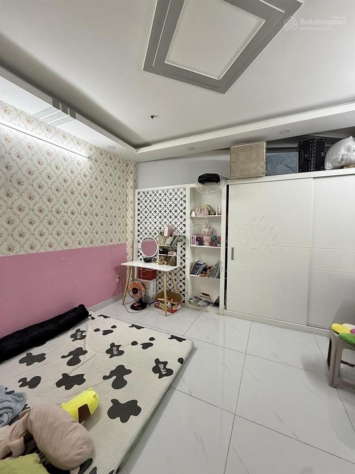 Bán nhà trương quốc dungcạnh hxt  dt 4.4 x13m  5pn  sổ nét